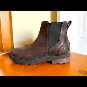Women's Sorel Lennox Chelsea Stud Lug Sole Booties, size 10